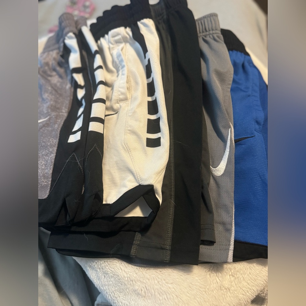 Boys Nike shorts Size small